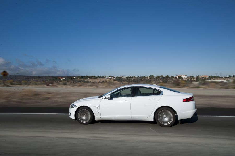  Jaguar XF 2.2 Diesel Epic Journey 2012 года  (фото 10 из 14)
